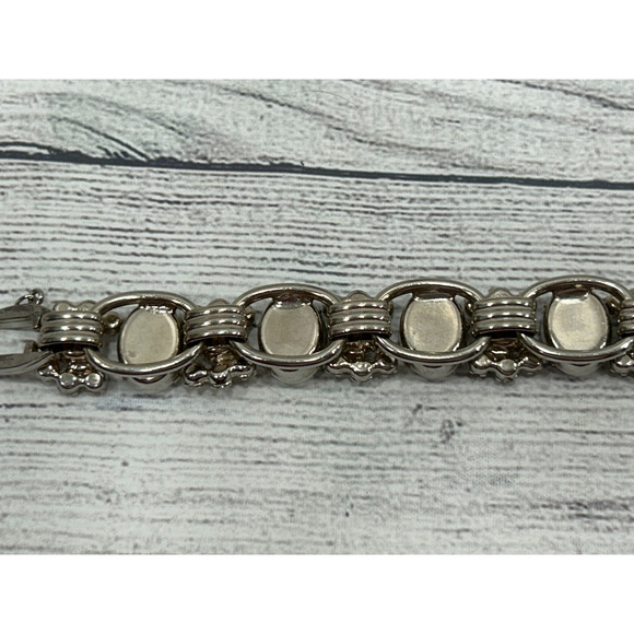 Vintage White Milk Glass Cabochon and Sparkling Rhinestone Silver Tone Bracelet - Picture 11 of 14